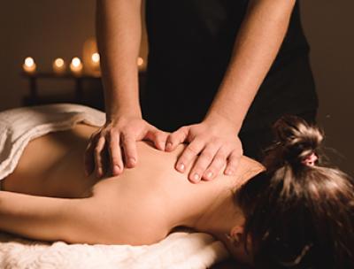 Kräftige Ganzkörpermassage 60 Min.